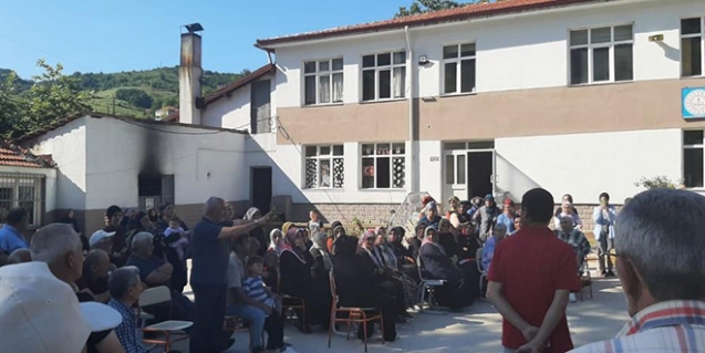 Sinop'ta okulun kapatılmasına vatandaşlardan tepki